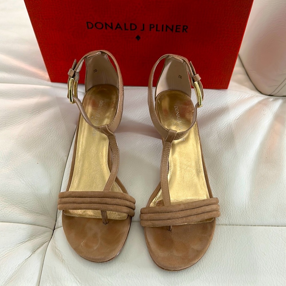 Donald J Pliner, kid suede and patent sandal. Gold buckle. Size 8.5 block heel.